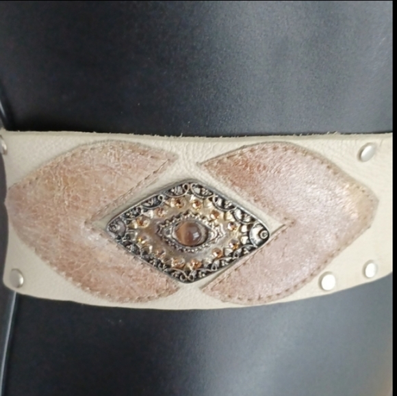 Leather Rock Beige Leather Belt - Picture 8 of 9